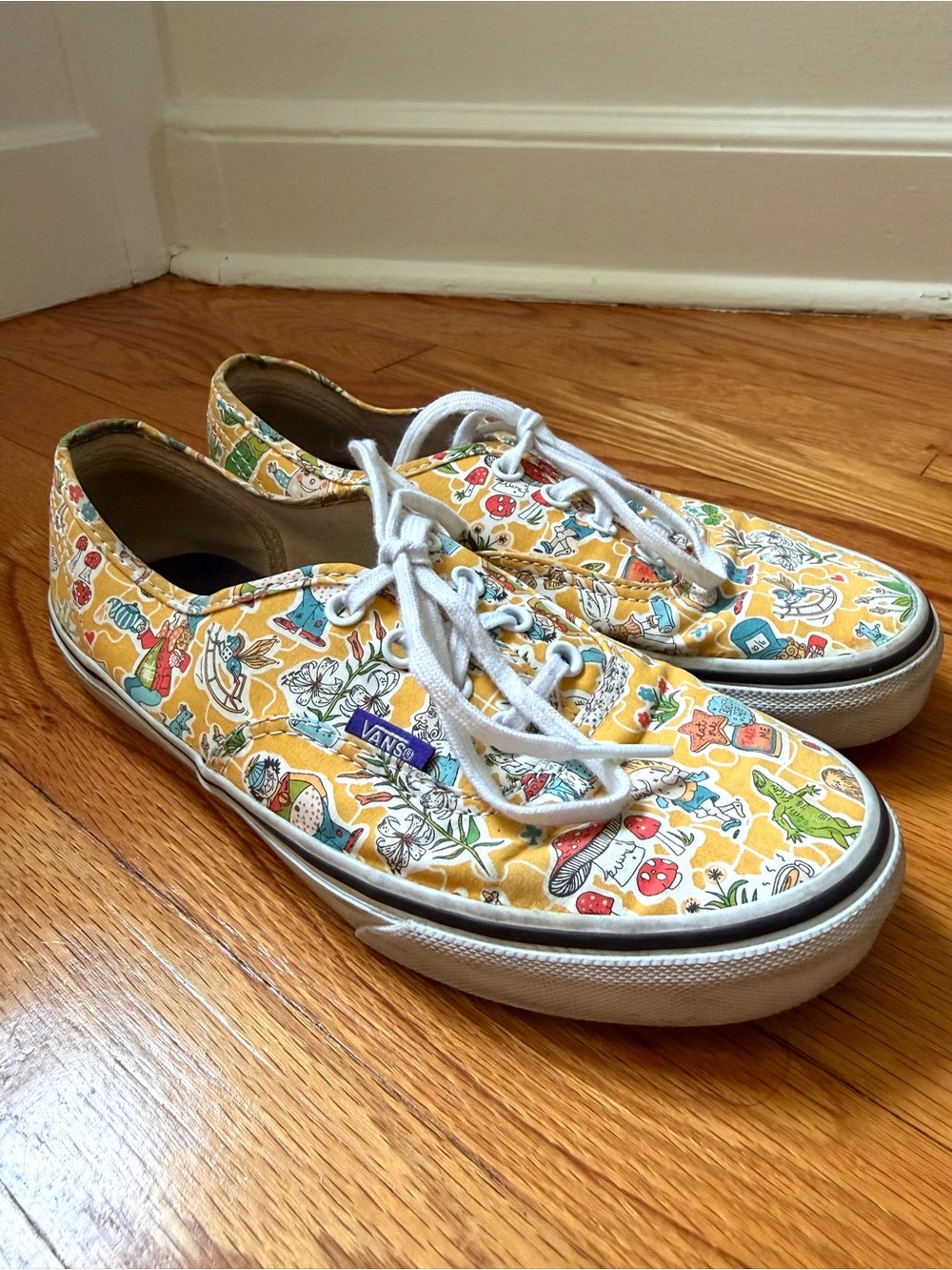 Vans x Liberty London Disney Alice in Wonderland Authentic Women’s Size 7.5